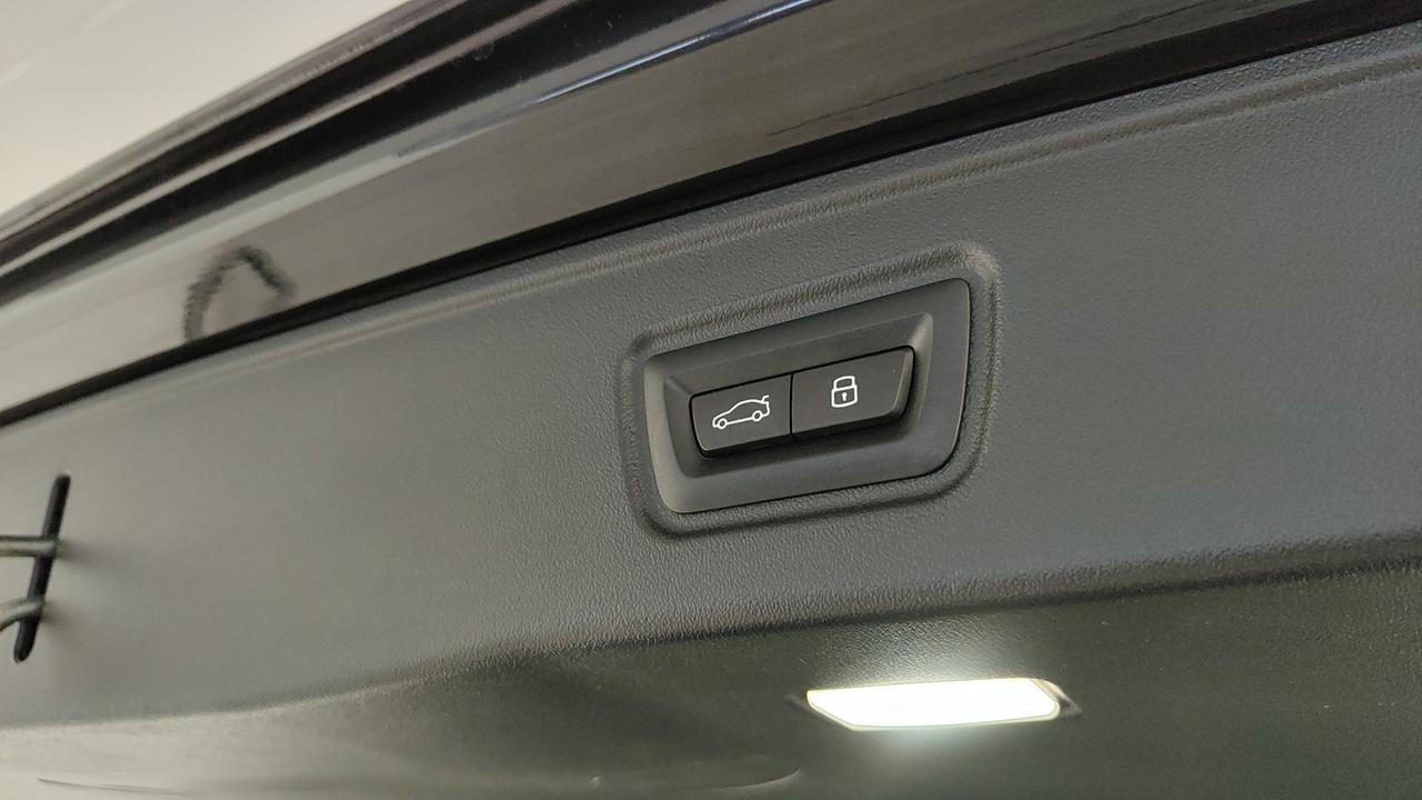 BMW Serie 5 G61 2024 Touring - 520d Touring 48V xdrive MSport Pro auto