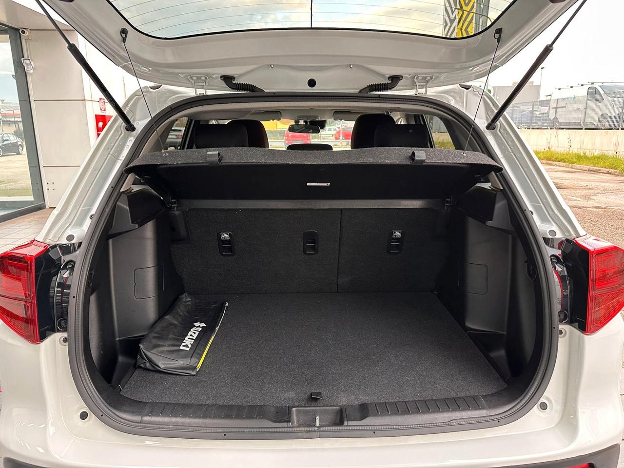 Suzuki Vitara 1.4 Hybrid Top