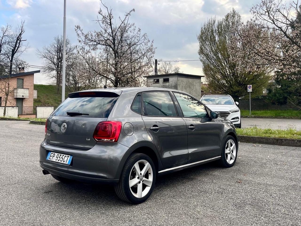 Volkswagen Polo 1.4 DSG 5 porte Highline