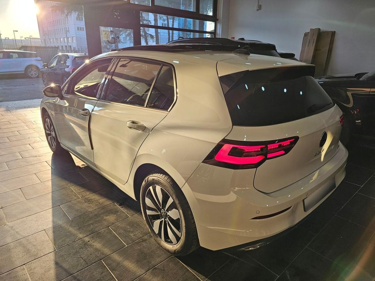 Volkswagen Golf ETSI MOVE LIFE C.16 Tetto Led Matrix Clima3Zone