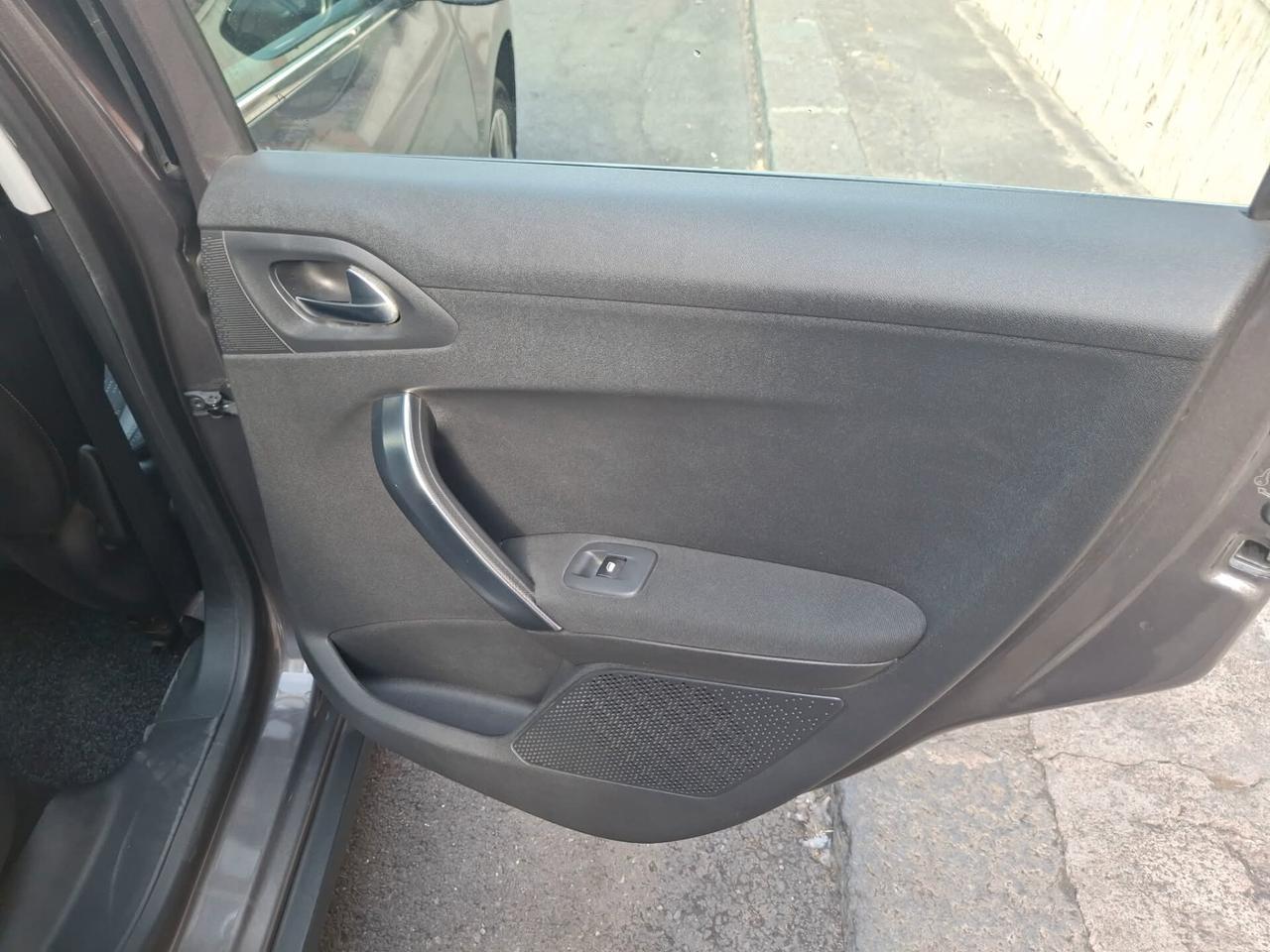 Peugeot 2008 1.6 e-HDi 92 CV Stop&Start Allure