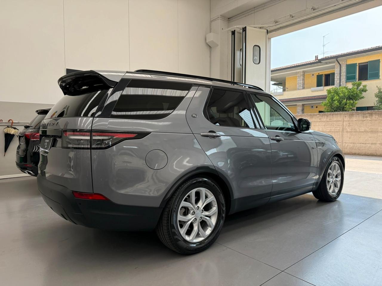 Land Rover Discovery 5 2.0 SD4 240 CV S