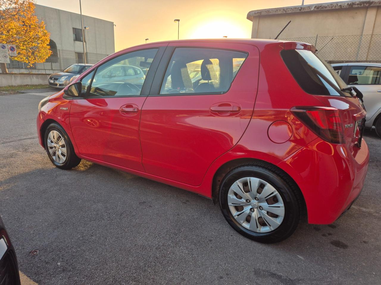 Toyota Yaris 1.5 Hybrid 5 porte Cool POCHISSIMI KM !!!!!!!!!!