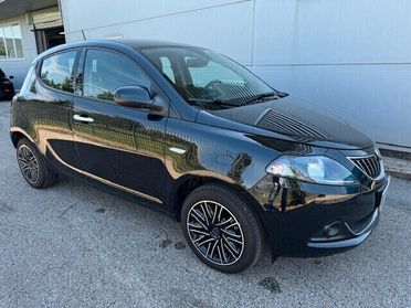 Lancia Ypsilon 1.0 5 porte Hybryd NEOPATENTATI