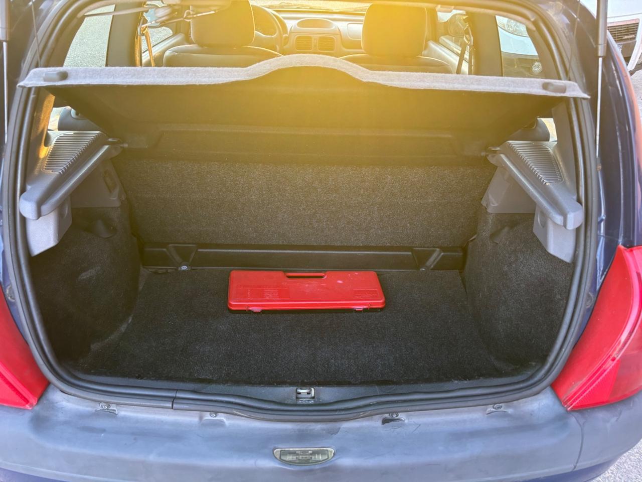 RENAULT CLIO 1.2 CONDIZIONI OTTIME SOLO 120000 KM GUARDA
