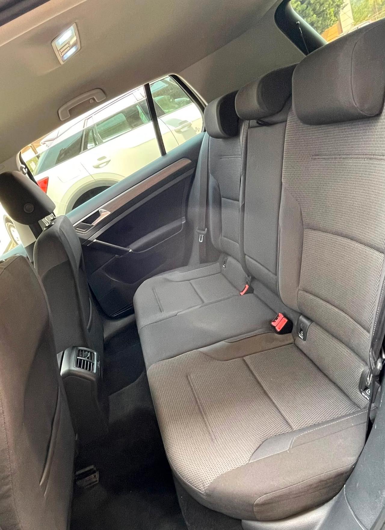 VW Golf 1.6 TDI Highline BlueMotion BUSINESS
