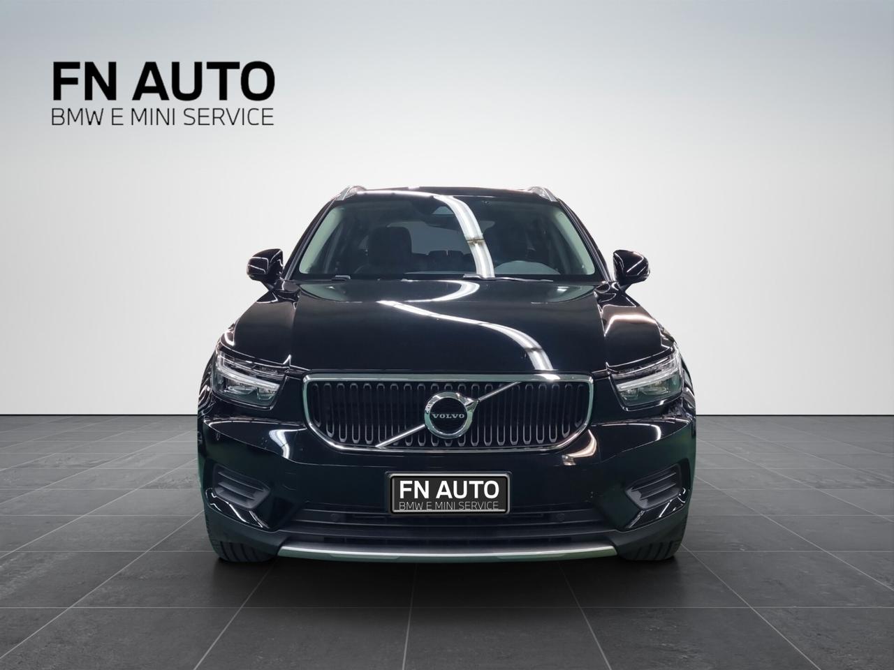 Volvo XC40 T2 Geartronic Momentum Pro