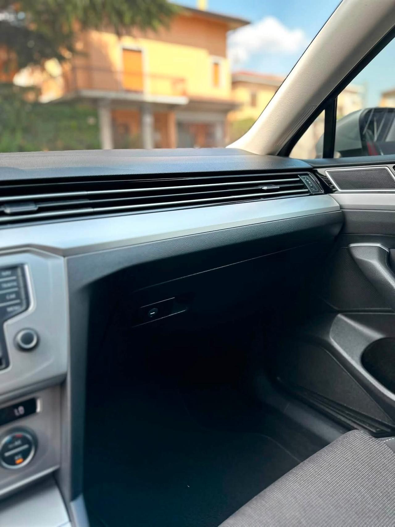 Volkswagen Passat 2.0 TDI DSG Comfortline BlueMotion Technology