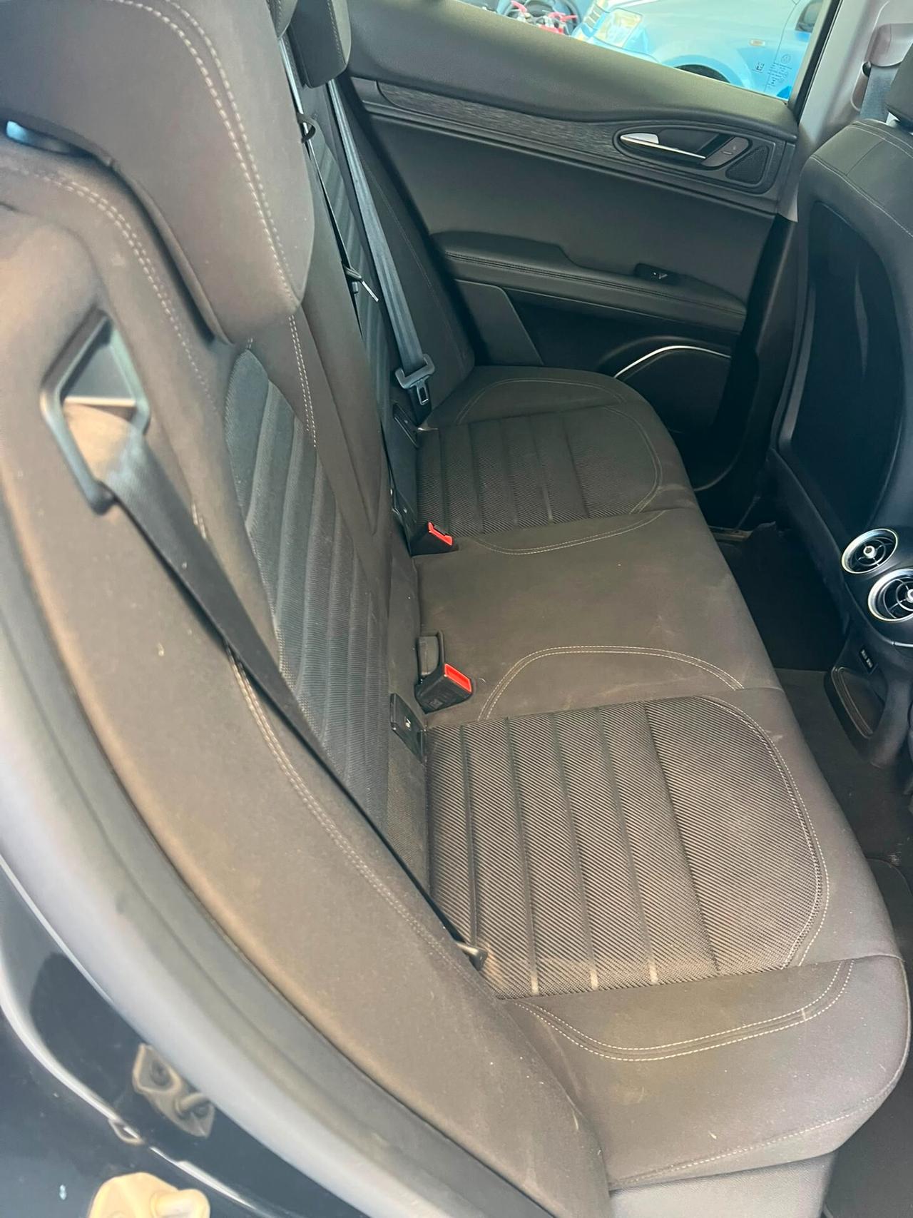 Alfa Romeo Stelvio 2.2 Turbodiesel 190 CV AT8 RWD Business