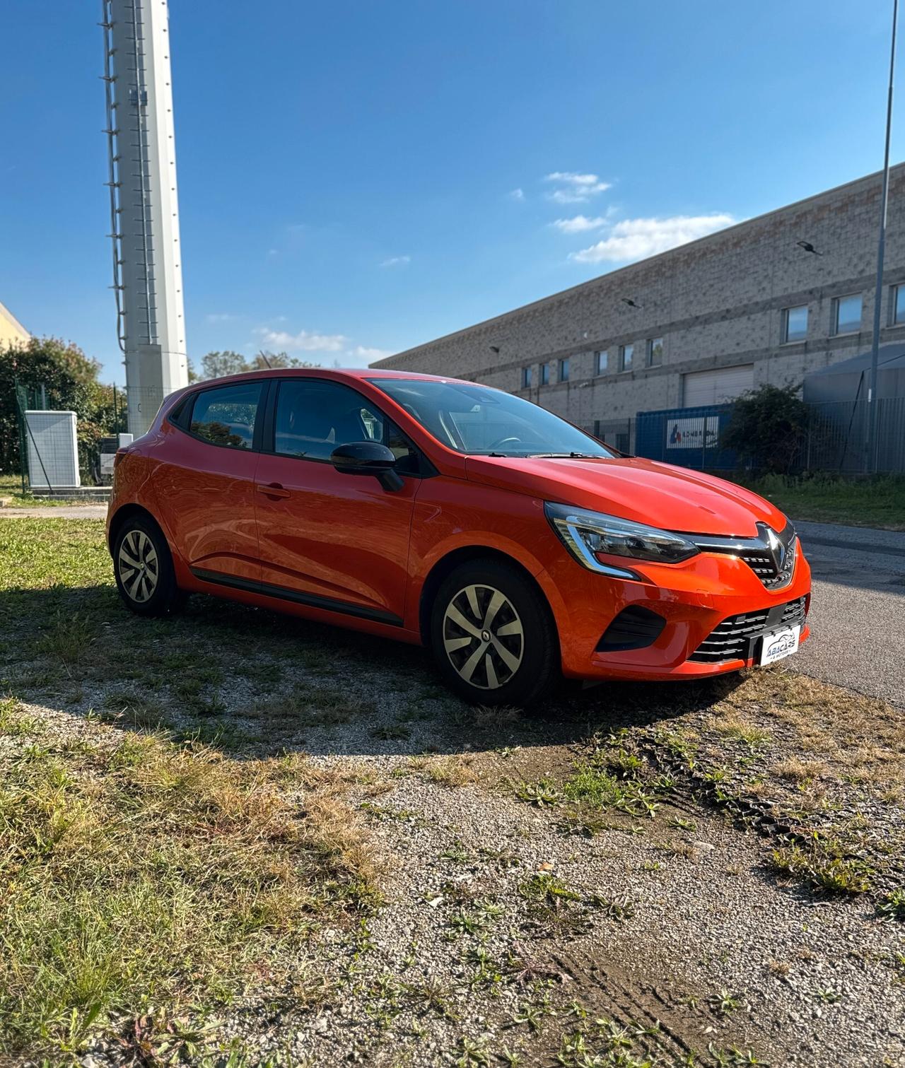 Renault Clio 1.0 SCe 49kw E6 Benz *28.000 km*