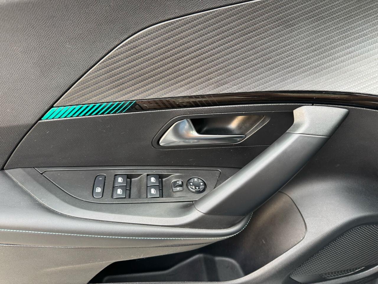 PEUGEOT 2008 BlueHDi 130cv 2021 !!! PROMO!!!