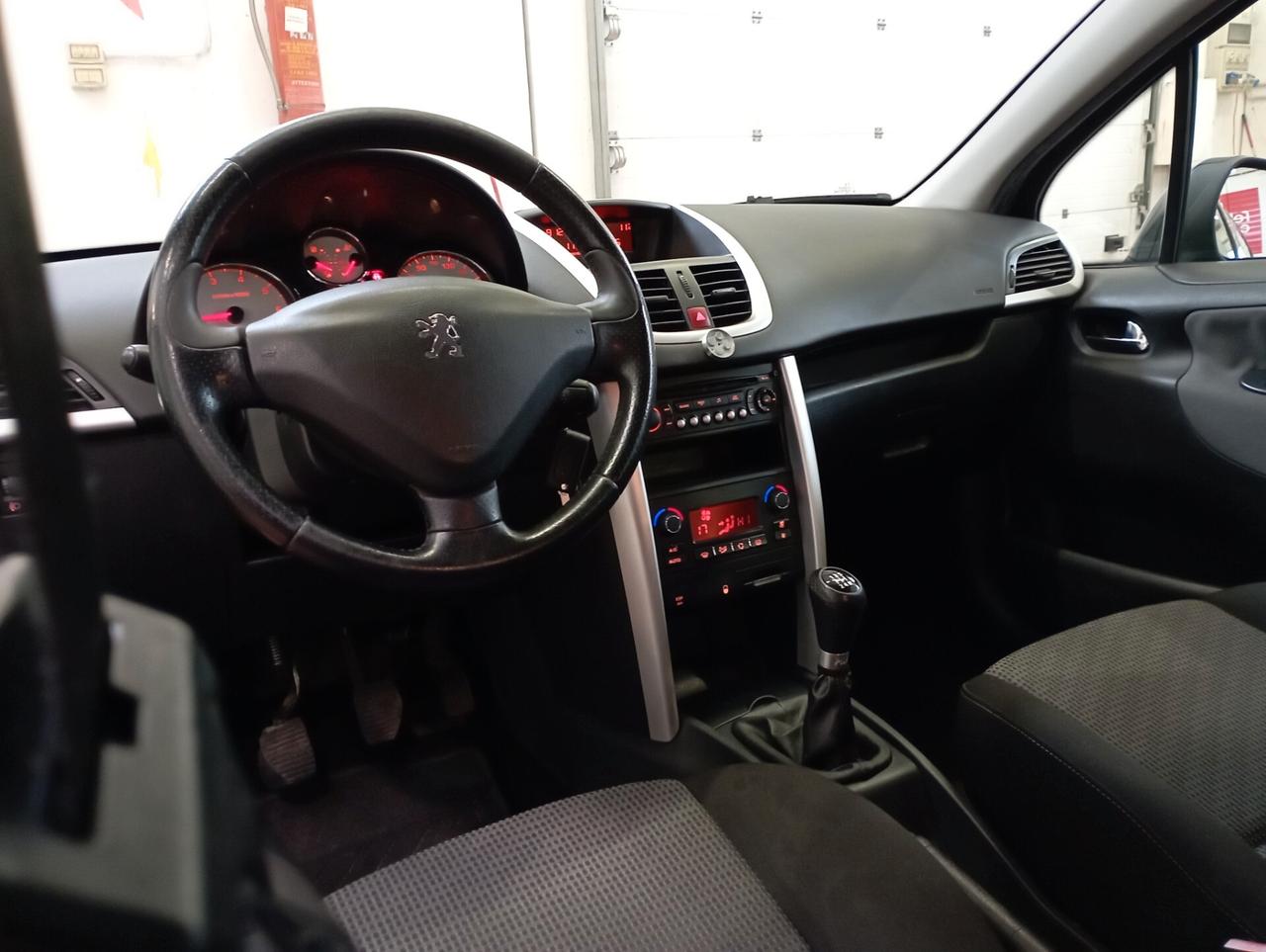 Peugeot 207 1.4 VTi 95CV 5p. NEOPATENTATI OK