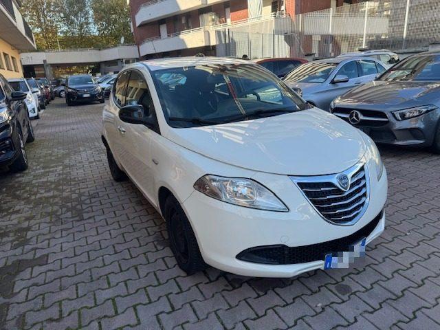 LANCIA Ypsilon 1.2 69 CV 5 porte GPL Ecochic Silver