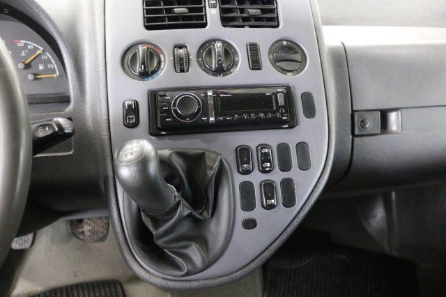 MERCEDES-BENZ Vito 112 CDI cat Mixto Vetrato/GANCIO TRAINO 6 POSTI