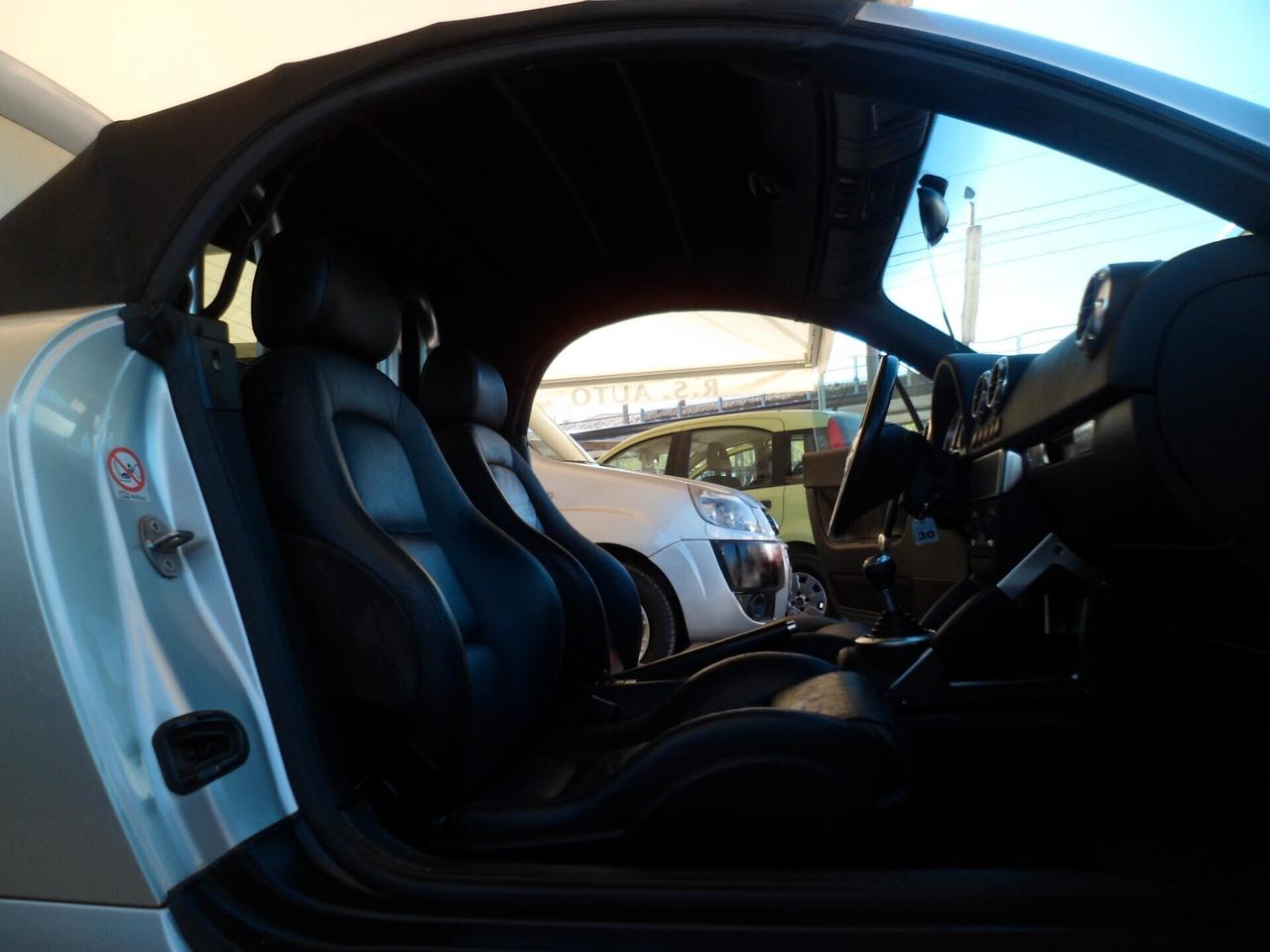 Audi TT Roadster 1.8 T 20V 225 CV cat quattro 01
