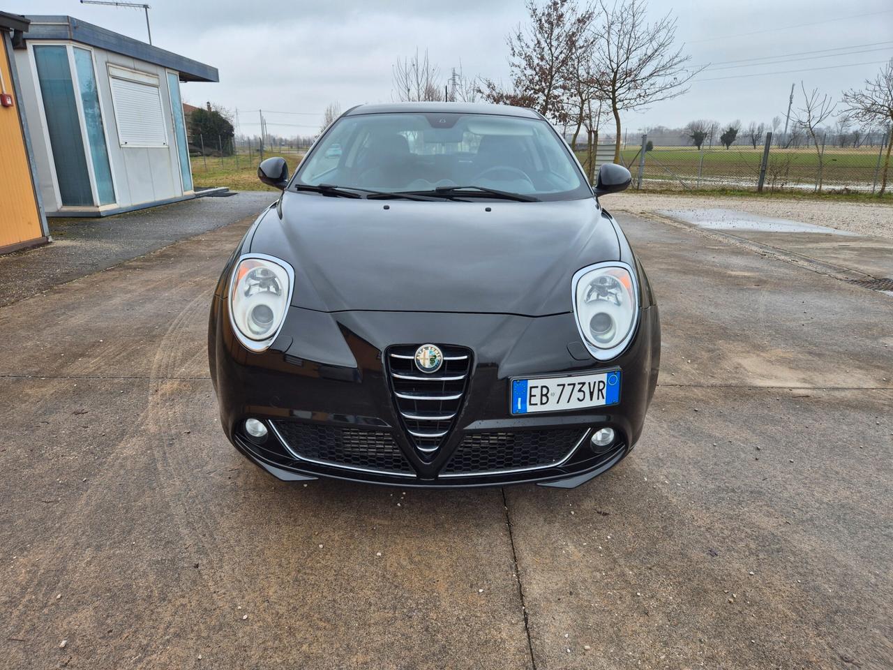 Alfa Romeo MiTo 1.6 JTDm 16V Distinctive Sport Pack