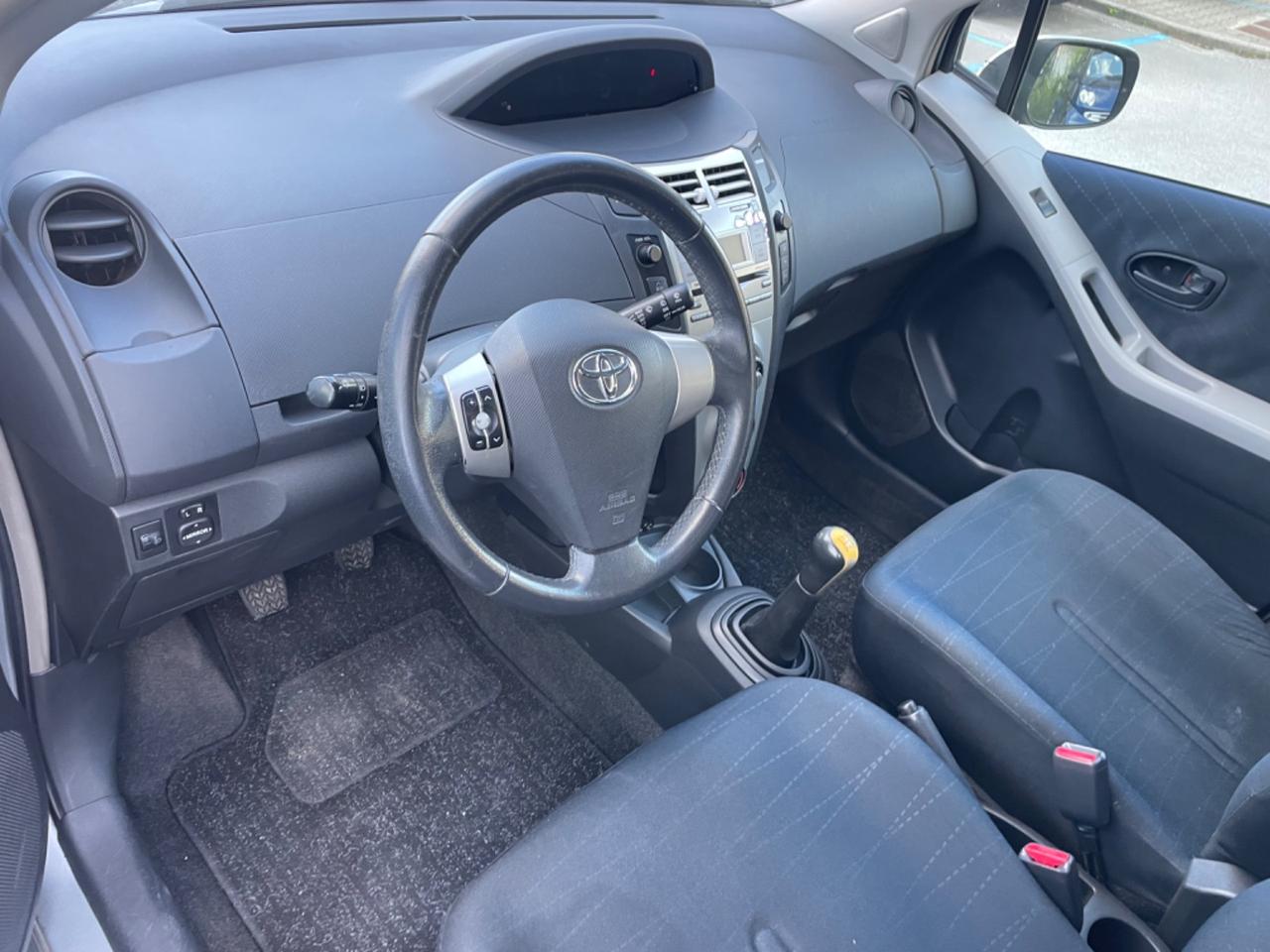 Toyota Yaris 1.0 5 porte Sol