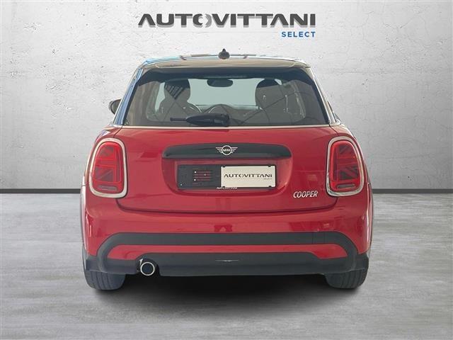 MINI Mini 5 Porte 1.5 Twin Power Turbo Cooper Essential