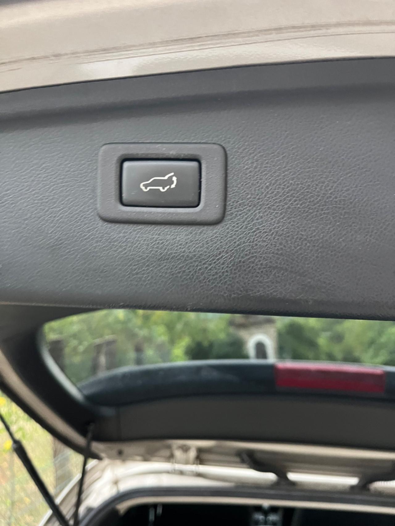Subaru OUTBACK 2.0D Lineartronic Adventure