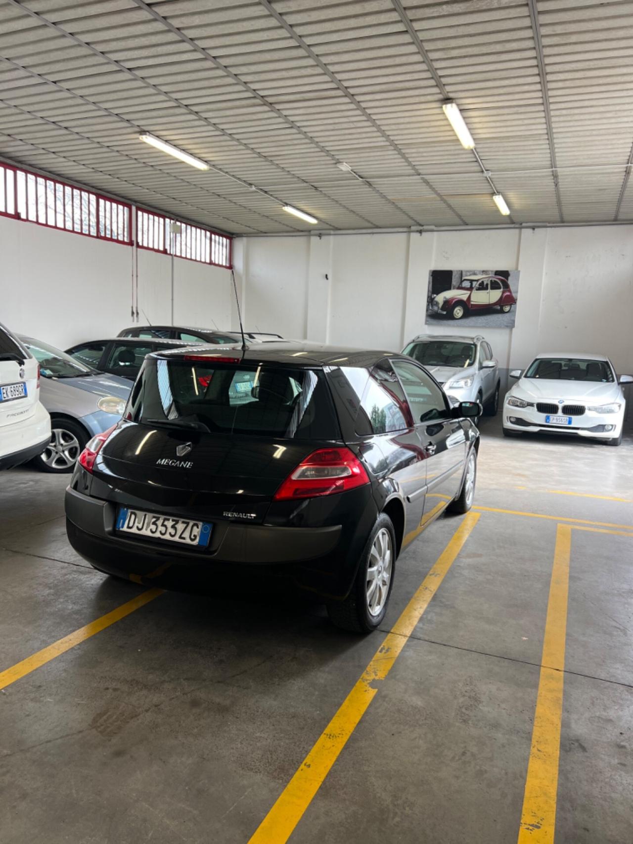 Renault Megane Mégane 1.6 16V 3 porte GPL Dynamique