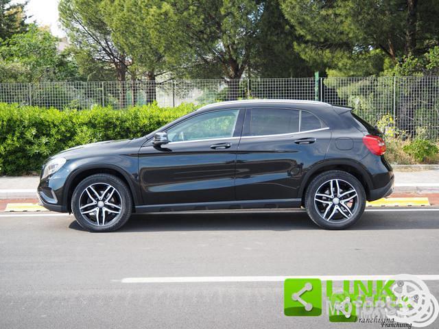 MERCEDES-BENZ GLA 200 d Automatic 4Matic Premium