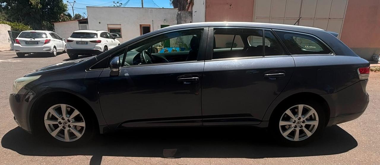 Toyota Avensis 2.0 D-4D Wagon Executive