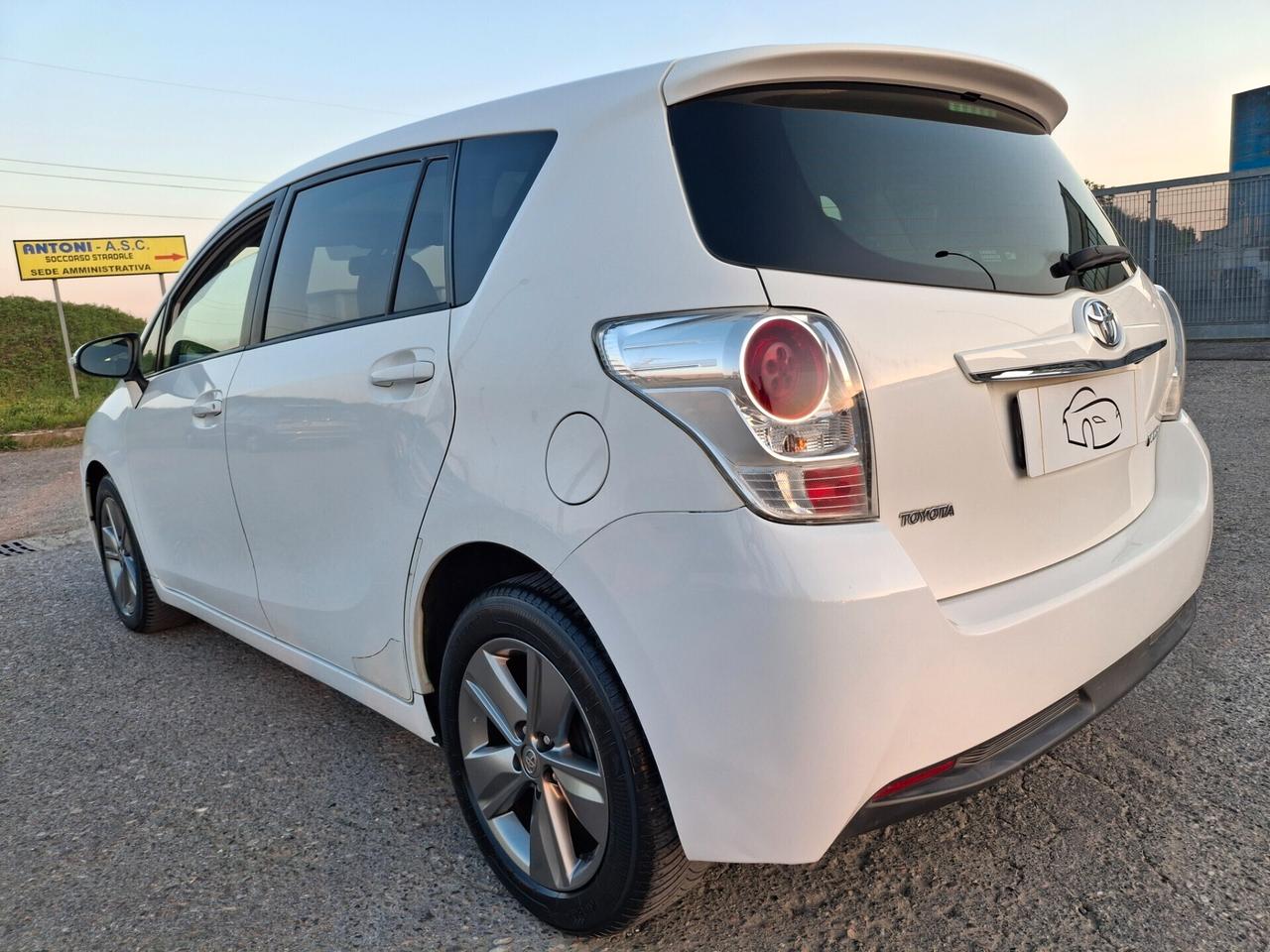 Toyota Verso 1.6 D-4D Style 7 Posti-TETTO-NAVIGATORE--