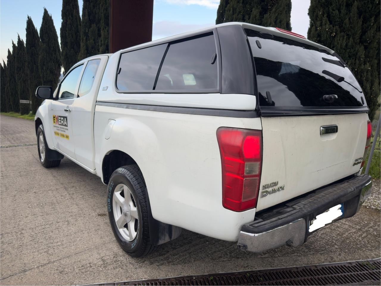 Isuzu D-Max 2.5 Crew Cab Solar Special 4WD