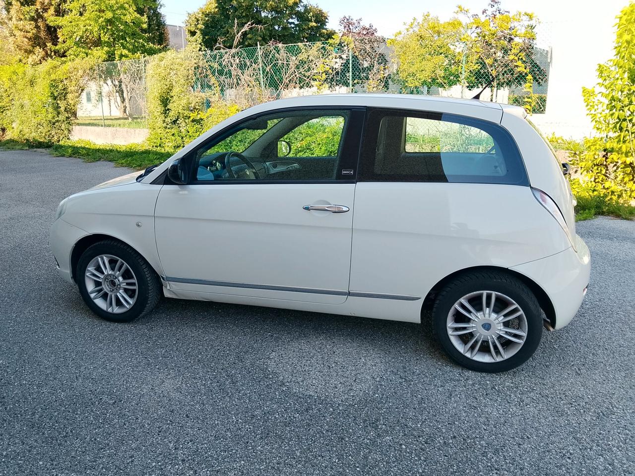 Lancia Ypsilon 1.2 69 CV Unyca - POCHI KM