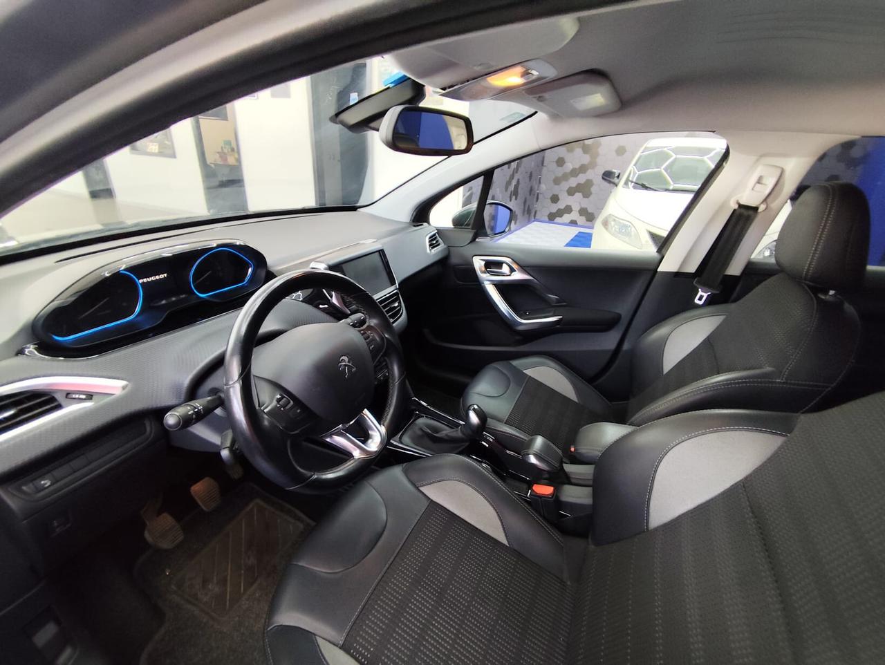 Peugeot 2008 BlueHDi 100 S&S Allure
