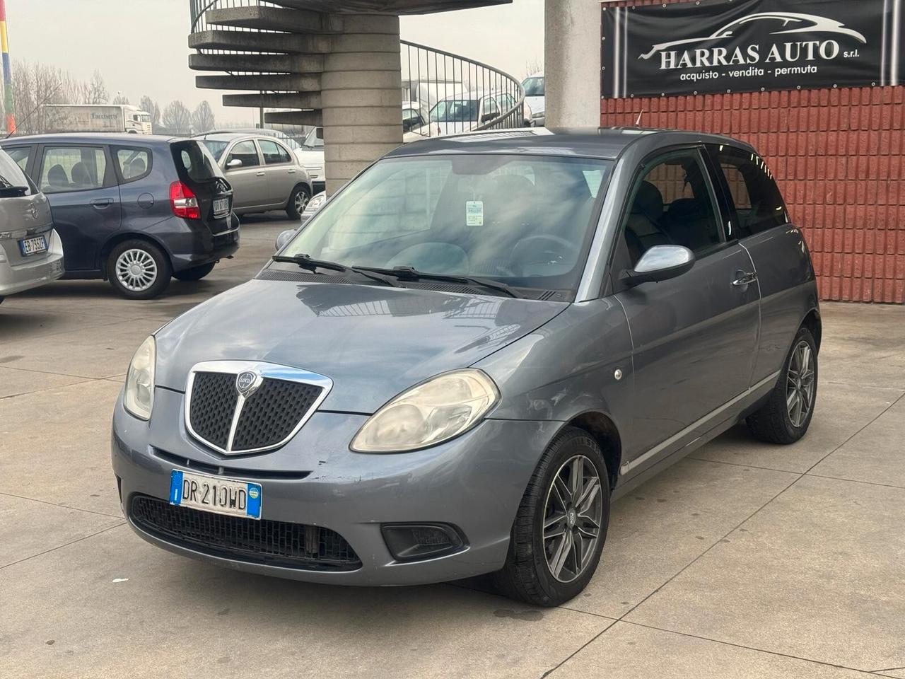 Lancia Ypsilon 1.3 MJT 75 CV Argento