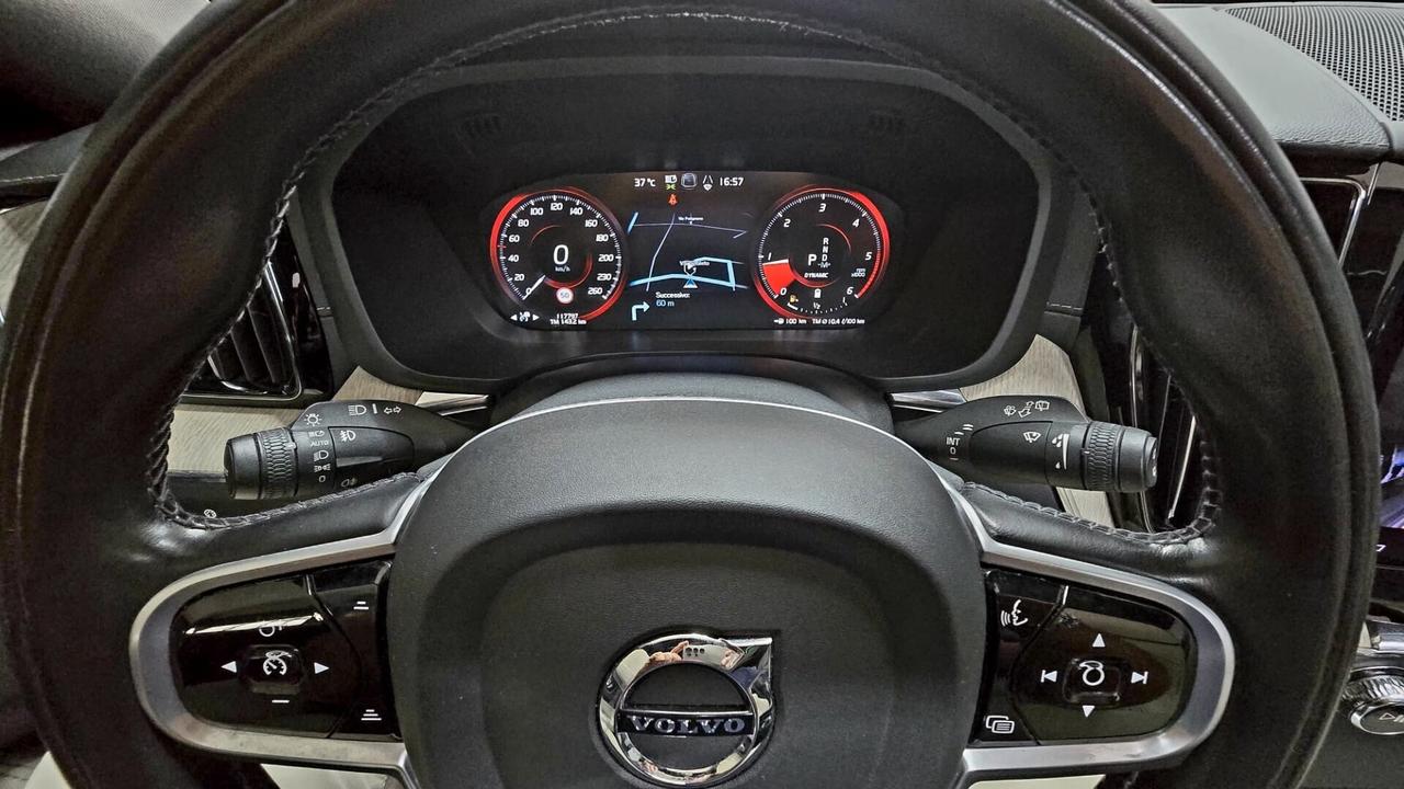 VOLVO XC60 B5 2.0 AWD ISCRIPTION MHEV 235cv STUPENDA