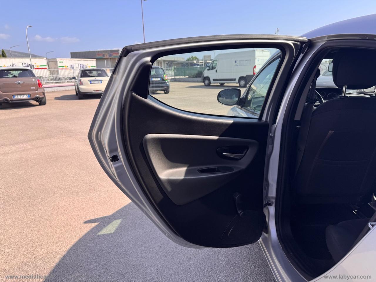 LANCIA Ypsilon 1.2 69 CV 5p. GPL Ecochic Silver