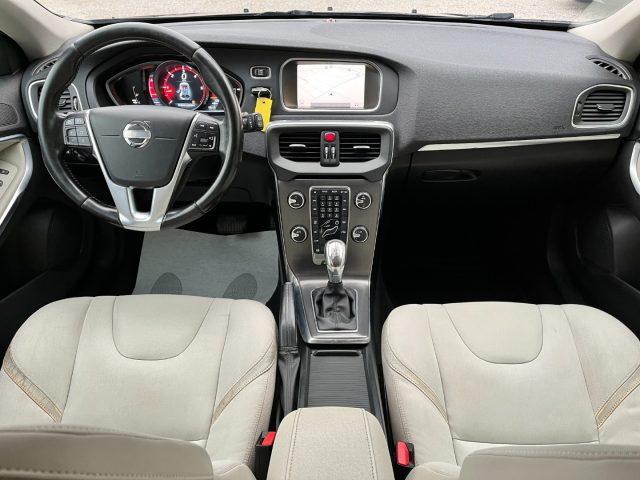 VOLVO V40 D3 Geartronic Momentum