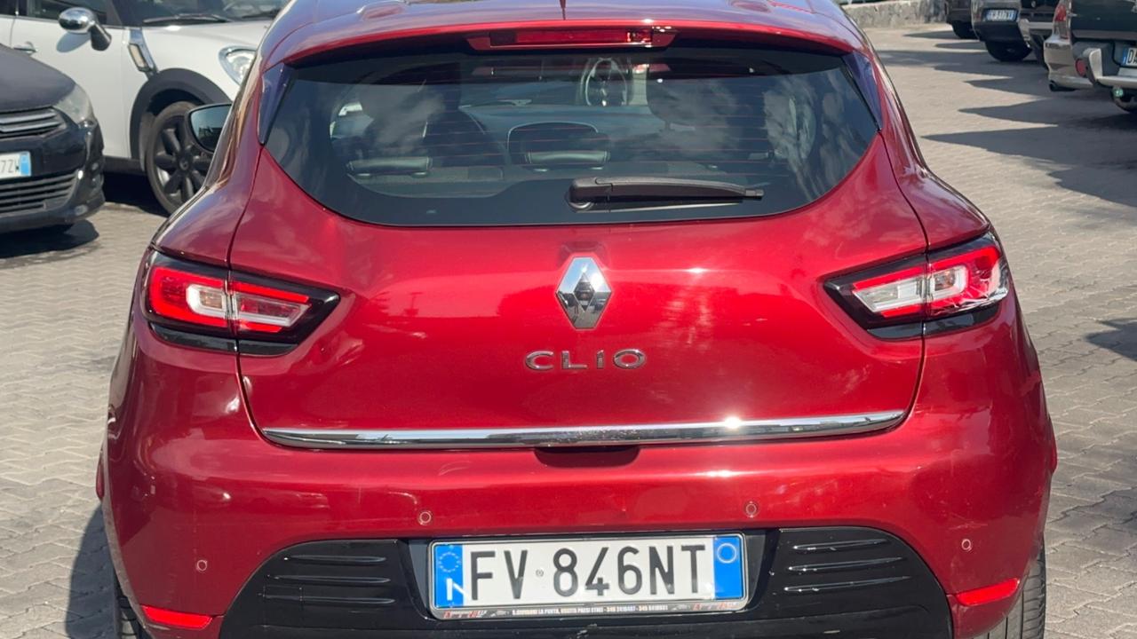 Renault Clio dCi 8V 75 CV 5 porte Moschino Life