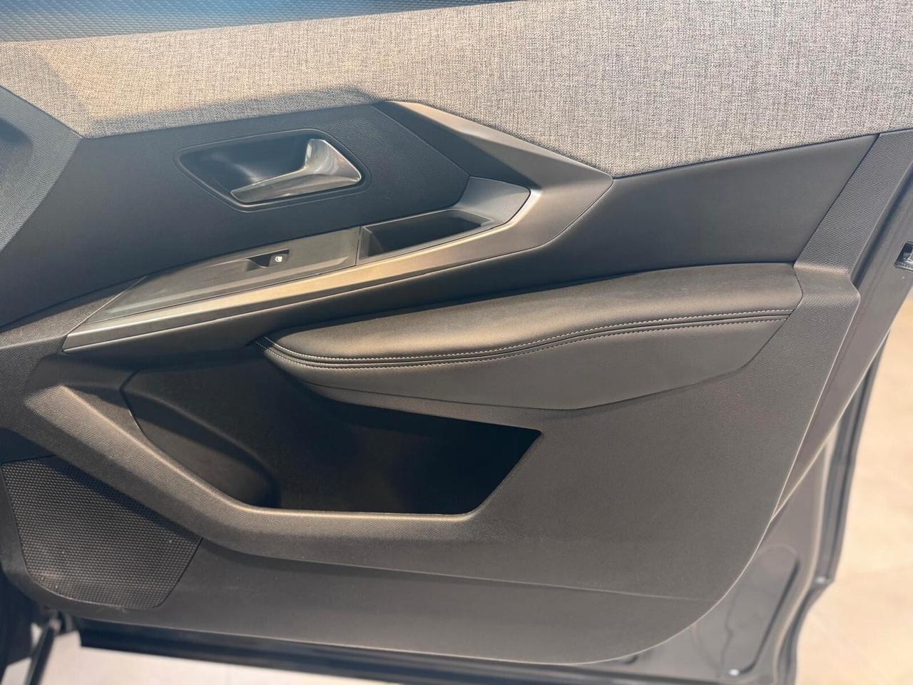 Peugeot 3008 Hybrid 136 e-DCS6 Allure