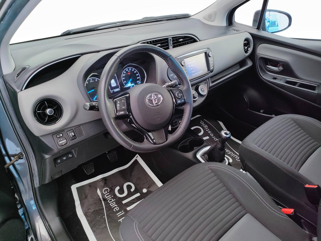 TOYOTA Yaris III 2017 - Yaris 5p 1.0 Active my18