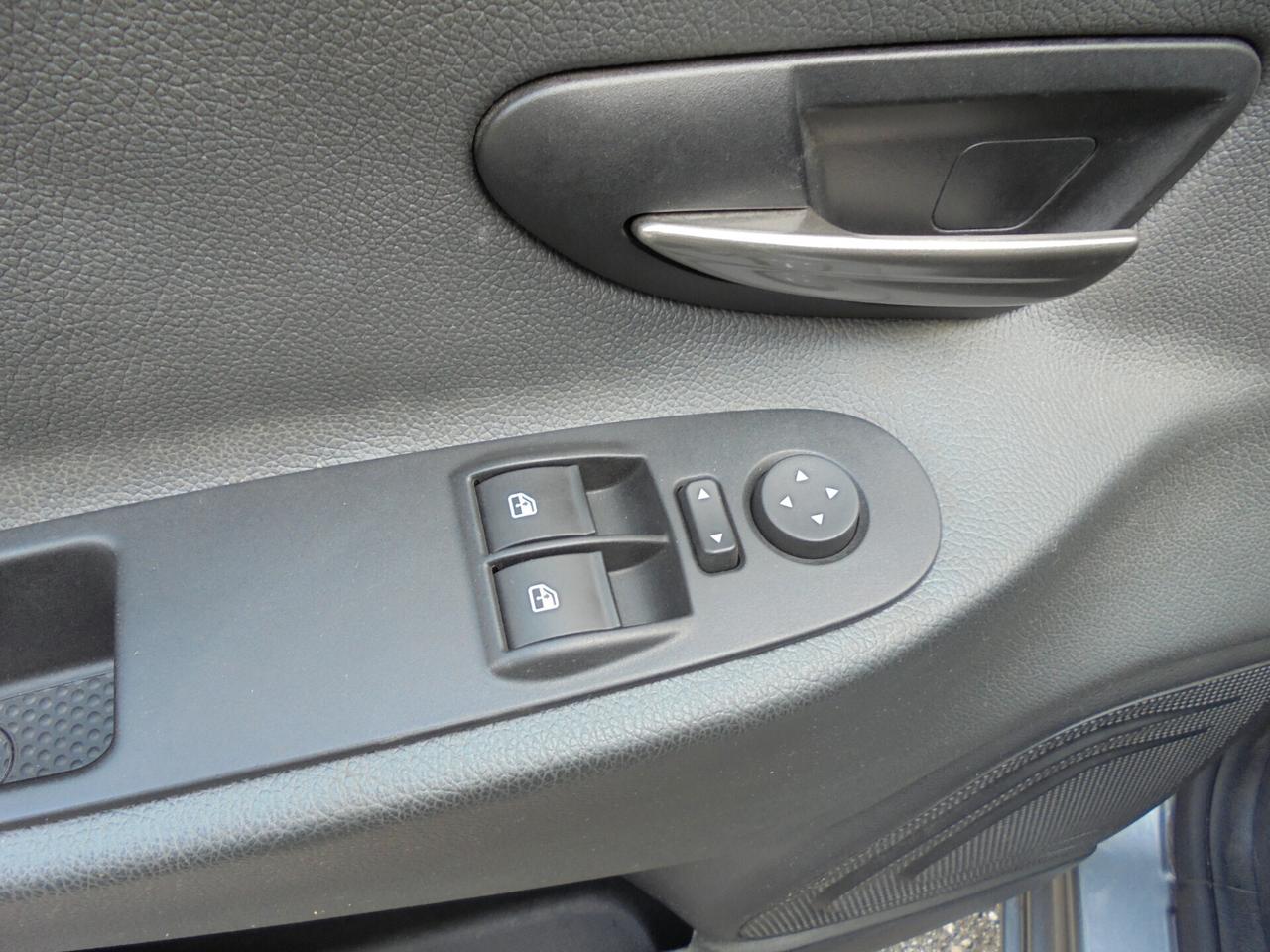 Lancia Ypsilon 1.2 GOLD 5P UNIPROPRIETARIO- NEOPATENTATI-
