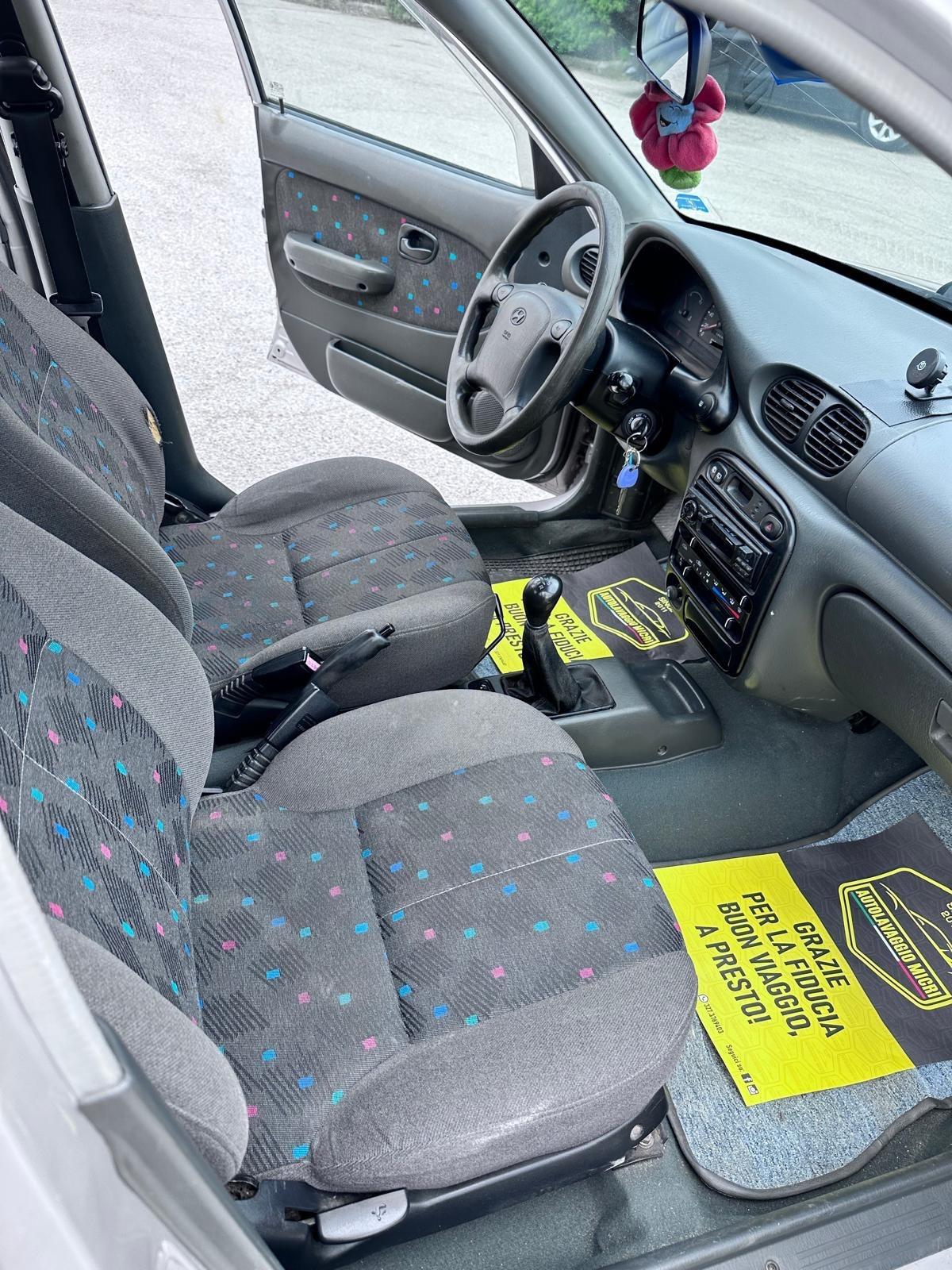 Hyundai Accent 1.3i 12V cat 5 porte LS