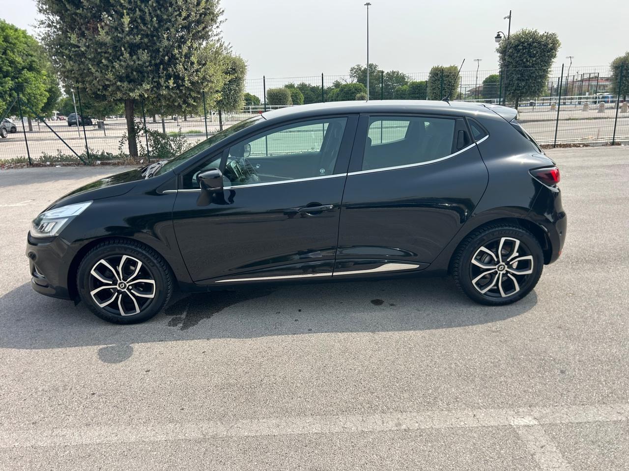 Renault Clio TCe 12V 90 CV 5 porte Moschino Intens