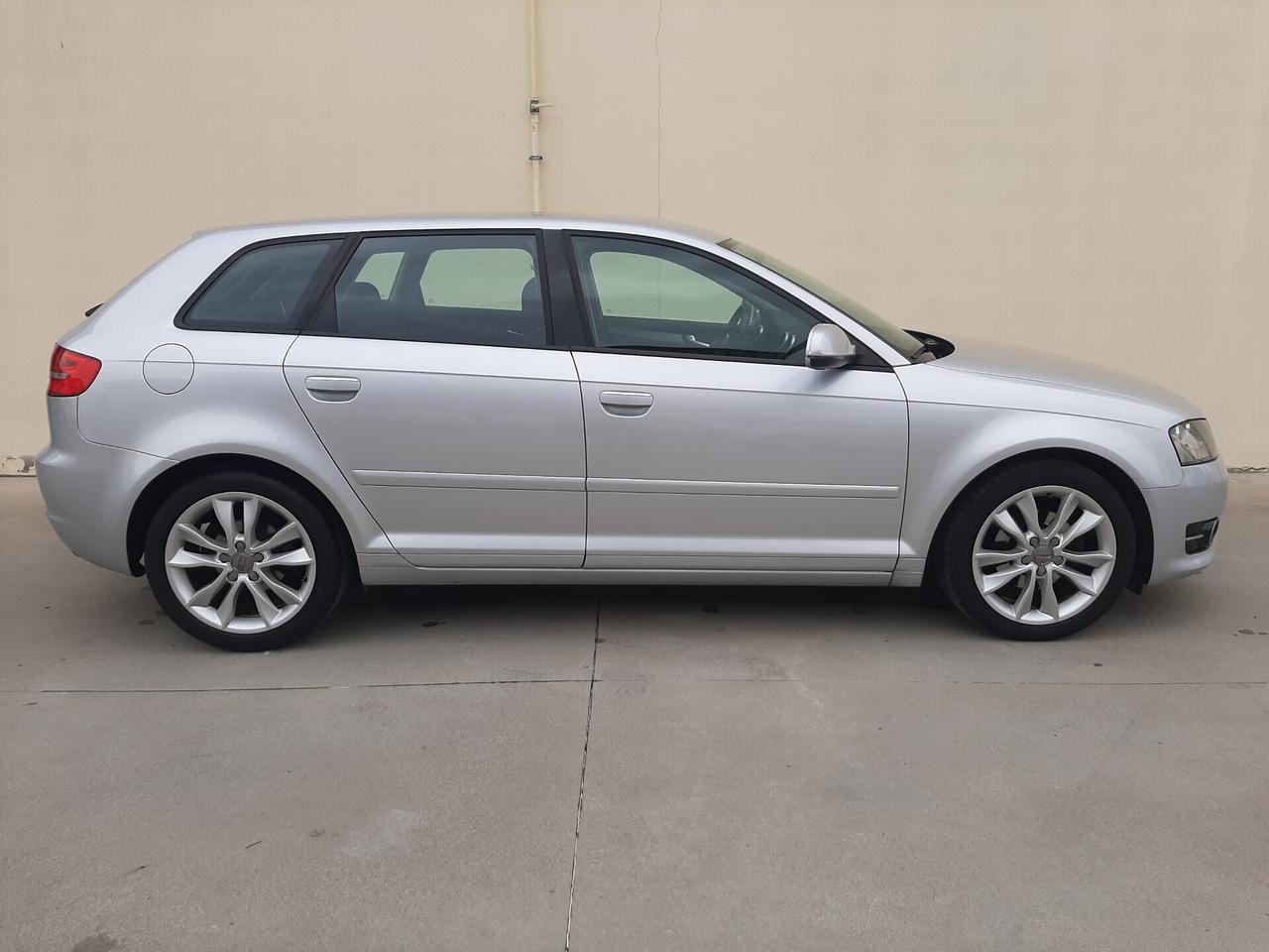 Audi A3 SPB 1.6 TDI 105 CV CR Ambition