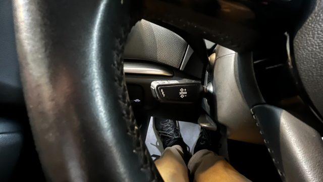 AUDI A3 SPB 30 TDI S tronic Sport- COCKPIT