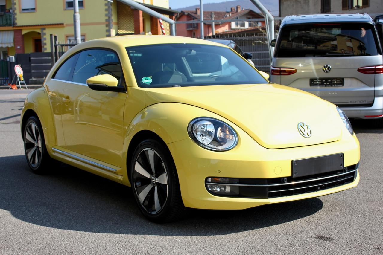 Volkswagen Maggiolino 1.2 TSI Design 105CV – Cerchi 18”, Sound Fender, Sedili Riscaldati