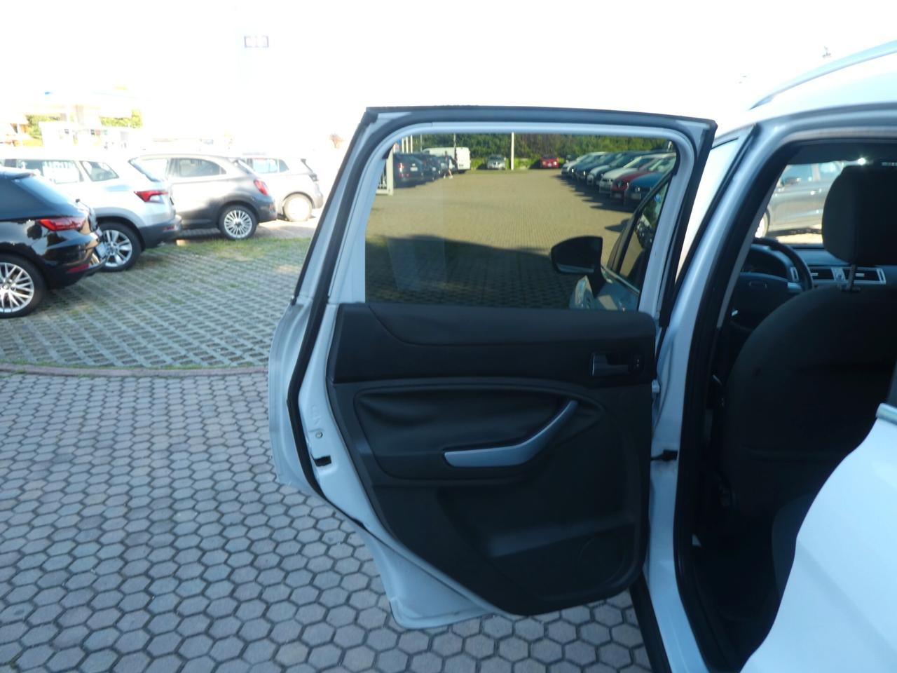 Ford Kuga Kuga+ 2.0 TDCi 140 CV 2WD DPF