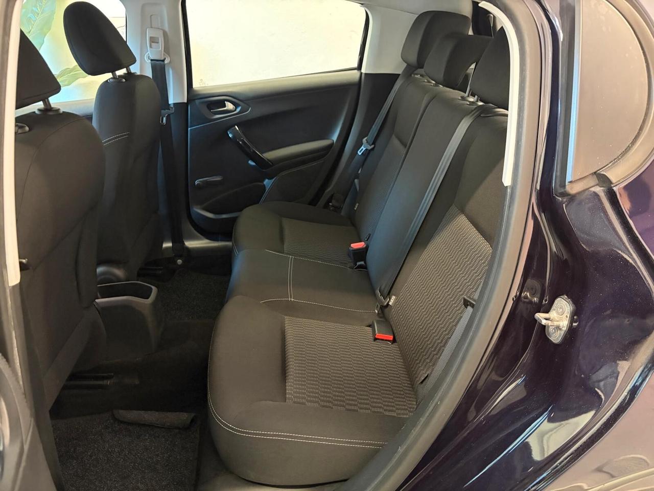 Peugeot 208 PureTech 82 5p. GPL Allure 74.900KM
