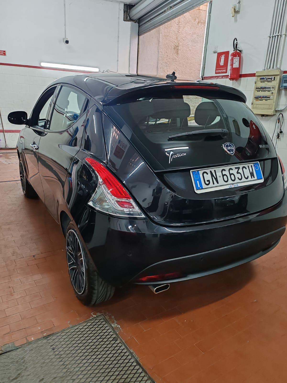 Lancia Ypsilon 1.0 firefly hybrid Gold s&s 70cv 5p.ti