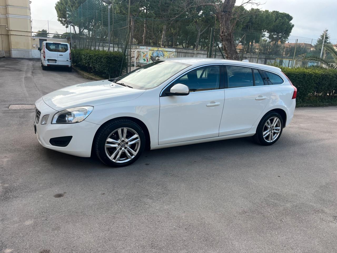 Volvo V60 D2 1.6 Diesel Full Optional