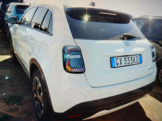 FIAT 600 Hybrid 100 CV DCT MHEV La Prima