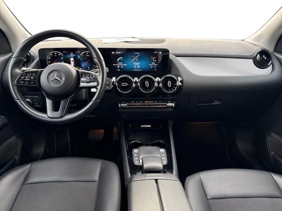 Mercedes GLA 180 180 D Business Extra 8G-DCT