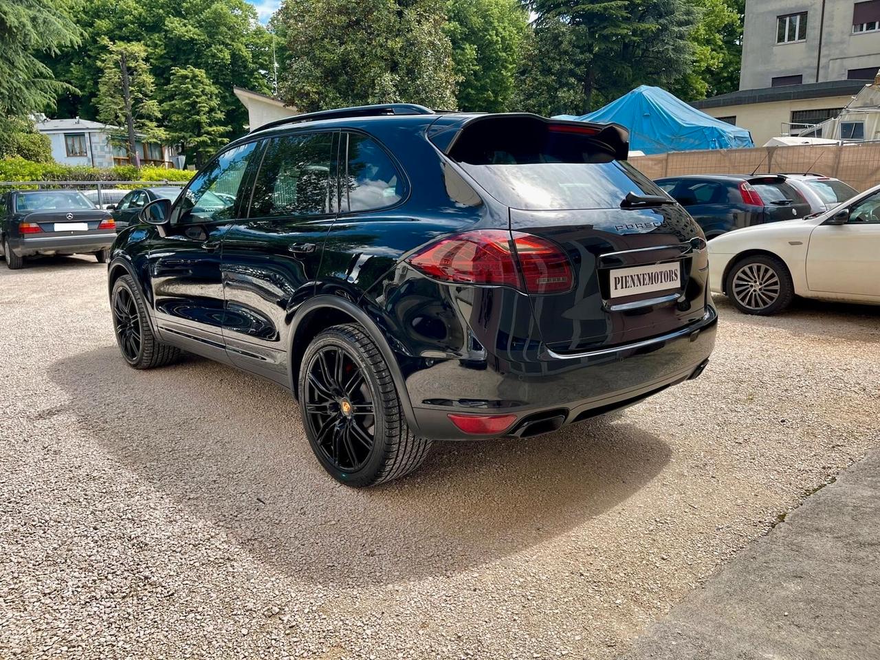 Porsche Cayenne - All-Black CERCHI 21 TETTO PANORAMICO